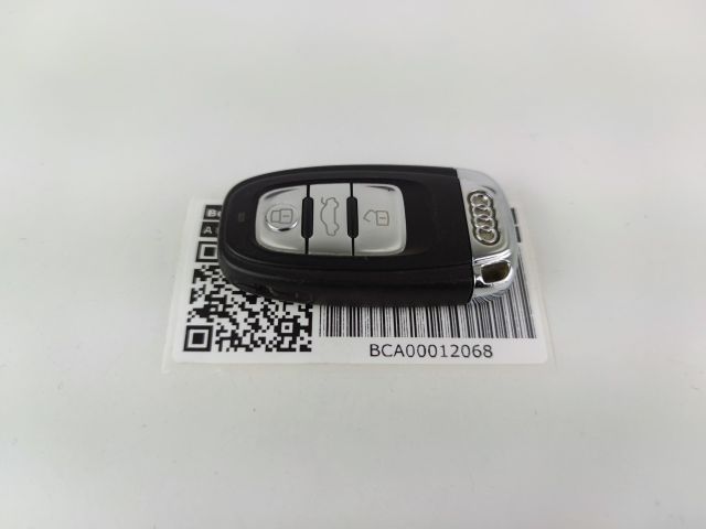 bontott AUDI A4 B8 Kulcs