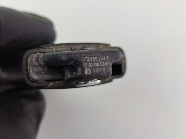 bontott AUDI A4 B8 Kulcs