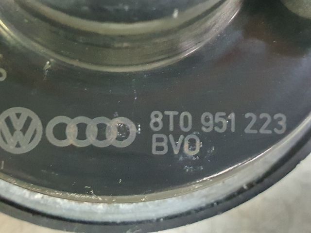 bontott AUDI A4 B8 Kürt