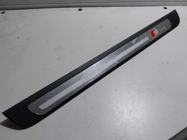 bontott AUDI A4 B8 Küszöb Díszléc Szett