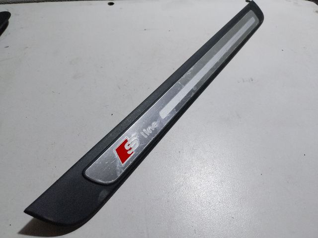 bontott AUDI A4 B8 Küszöb Díszléc Szett