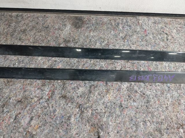 bontott AUDI A4 B8 Küszöb Díszléc Szett