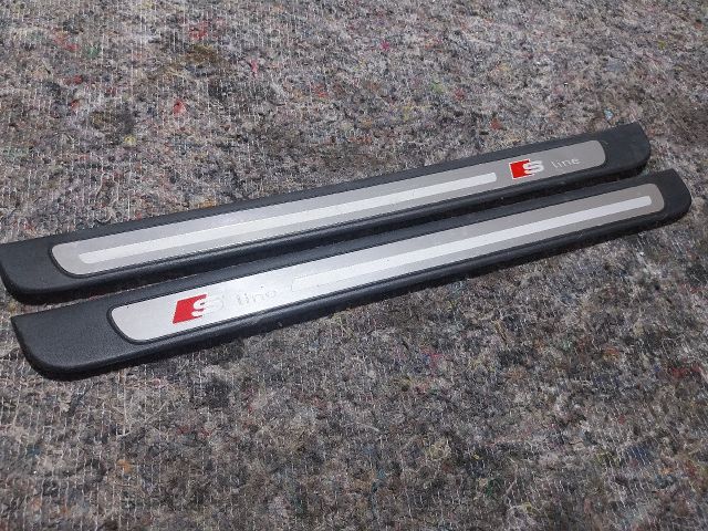 bontott AUDI A4 B8 Küszöb Díszléc Szett