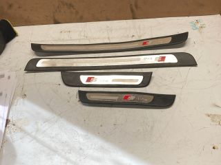 bontott AUDI A4 B8 Küszöb Díszléc Szett