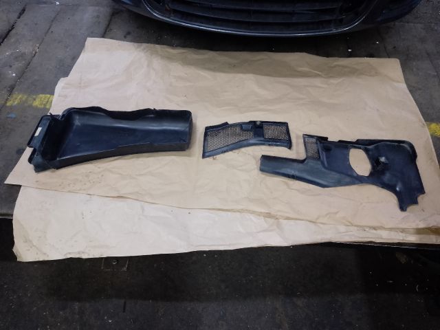 bontott AUDI A4 B8 Levélrács