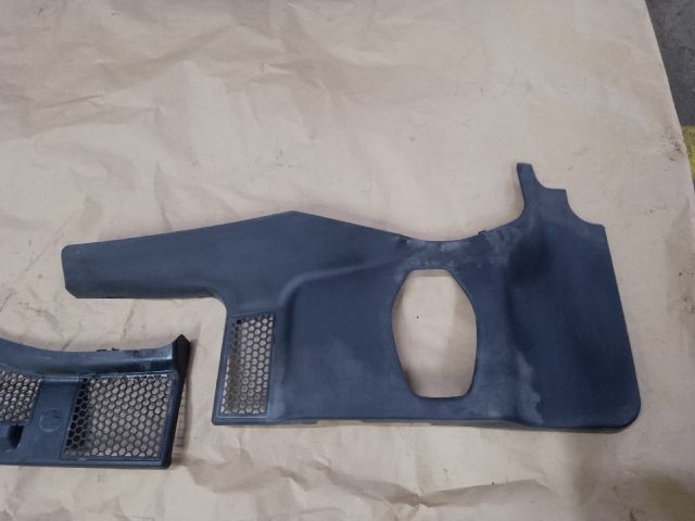 bontott AUDI A4 B8 Levélrács