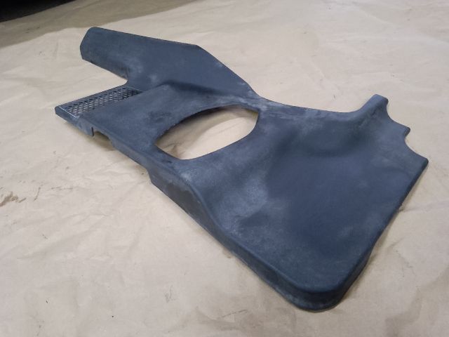 bontott AUDI A4 B8 Levélrács