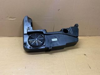 bontott AUDI A4 B8 Mélynyomó Hangszóró