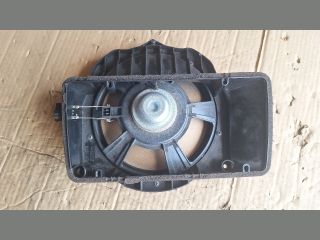 bontott AUDI A4 B8 Mélynyomó Hangszóró