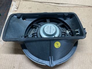 bontott AUDI A4 B8 Mélynyomó Hangszóró