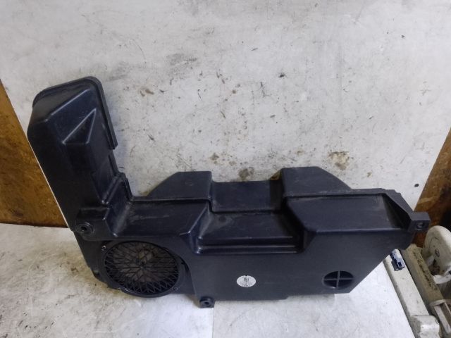 bontott AUDI A4 B8 Mélynyomó Hangszóró