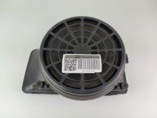 bontott AUDI A4 B8 Mélynyomó Hangszóró