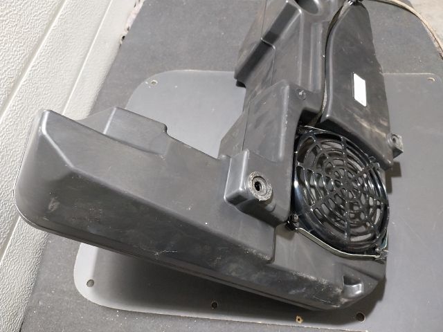 bontott AUDI A4 B8 Mélynyomó Hangszóró