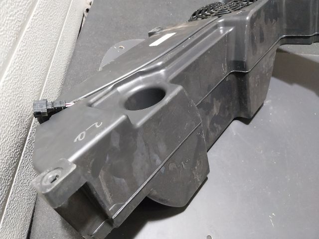 bontott AUDI A4 B8 Mélynyomó Hangszóró