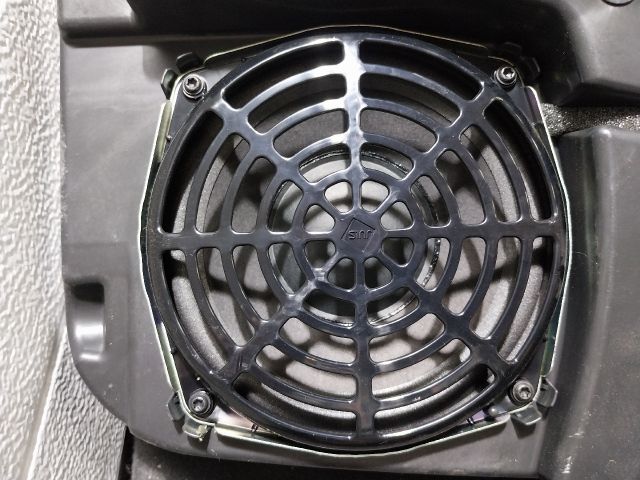 bontott AUDI A4 B8 Mélynyomó Hangszóró