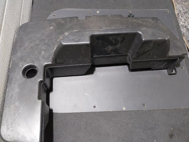 bontott AUDI A4 B8 Mélynyomó Hangszóró