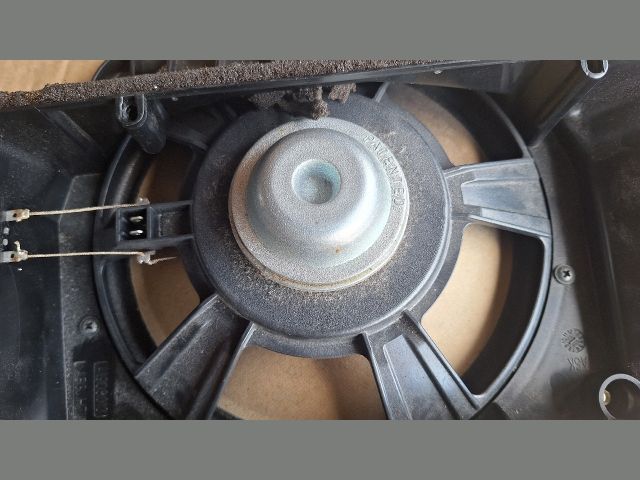 bontott AUDI A4 B8 Mélynyomó Hangszóró