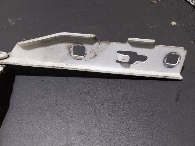 bontott AUDI A4 B8 Motorháztető Bal Zsanér