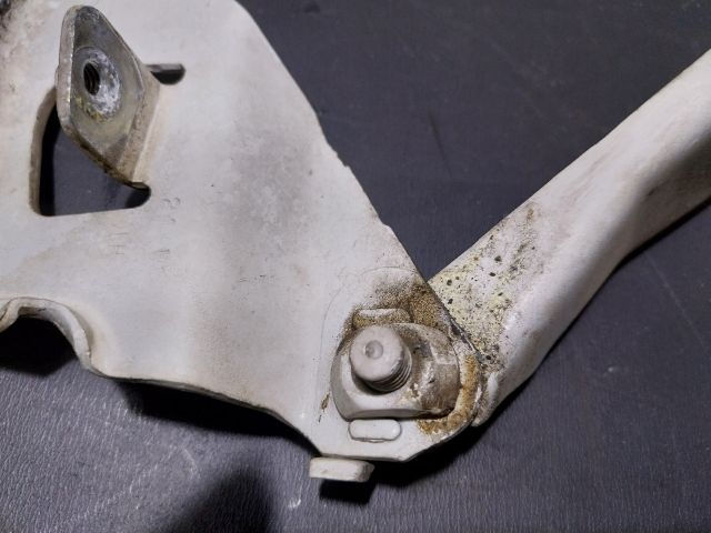 bontott AUDI A4 B8 Motorháztető Bal Zsanér