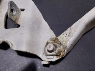 bontott AUDI A4 B8 Motorháztető Bal Zsanér