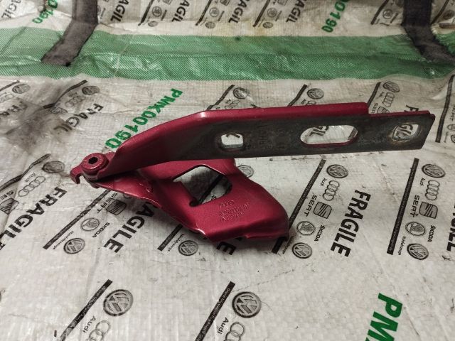 bontott AUDI A4 B8 Motorháztető Jobb Zsanér