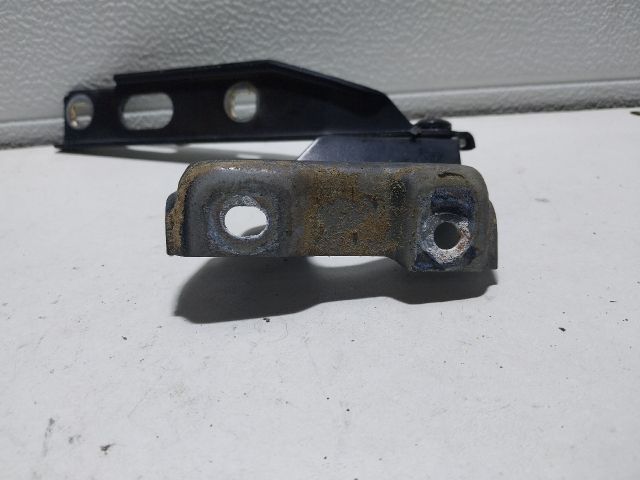 bontott AUDI A4 B8 Motorháztető Jobb Zsanér