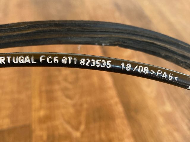 bontott AUDI A4 B8 Motorháztető Nyitó Bowden