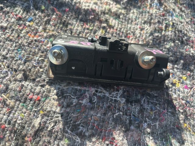 bontott AUDI A4 B8 Motorháztető Nyitó Kar / Gomb