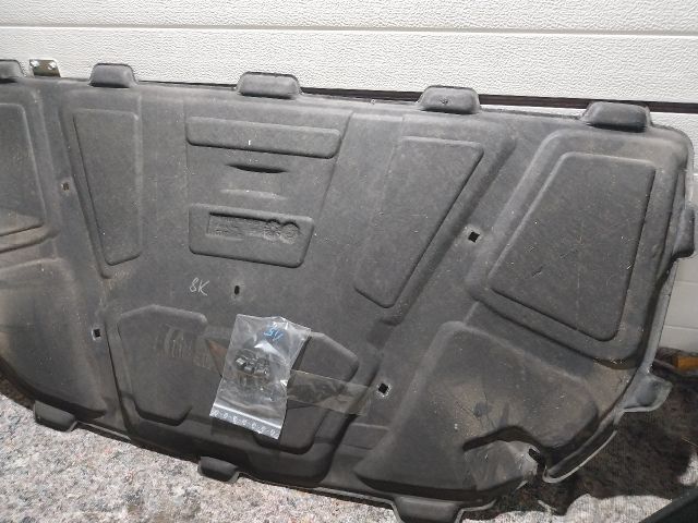 bontott AUDI A4 B8 Motorháztető Szigetelés
