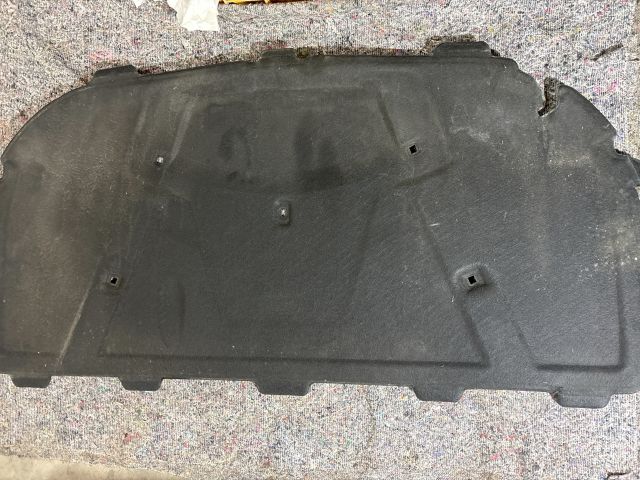 bontott AUDI A4 B8 Motorháztető Szigetelés