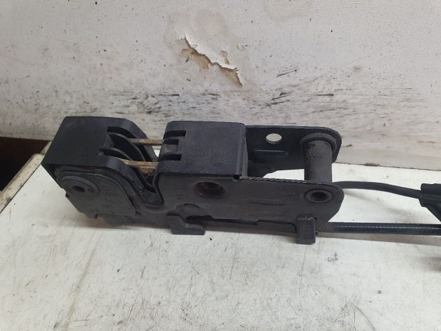 bontott AUDI A4 B8 Motorháztető Zárszerkezet