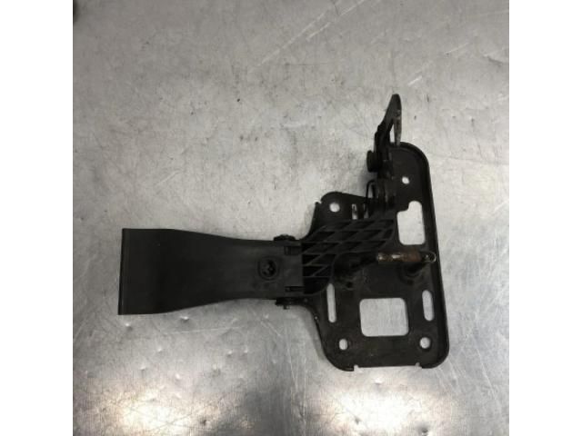 bontott AUDI A4 B8 Motorháztető Zárszerkezet