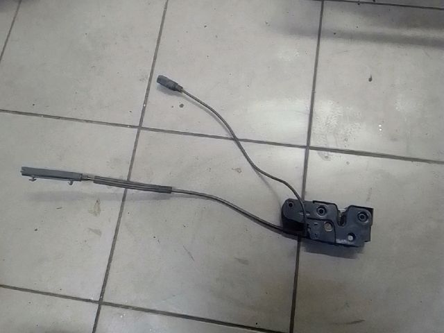 bontott AUDI A4 B8 Motorháztető Zárszerkezet