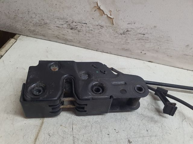 bontott AUDI A4 B8 Motorháztető Zárszerkezet