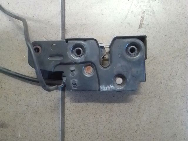 bontott AUDI A4 B8 Motorháztető Zárszerkezet