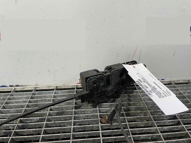 bontott AUDI A4 B8 Motorháztető Zárszerkezet