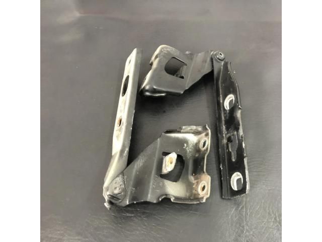 bontott AUDI A4 B8 Motorháztető Zsanér Pár