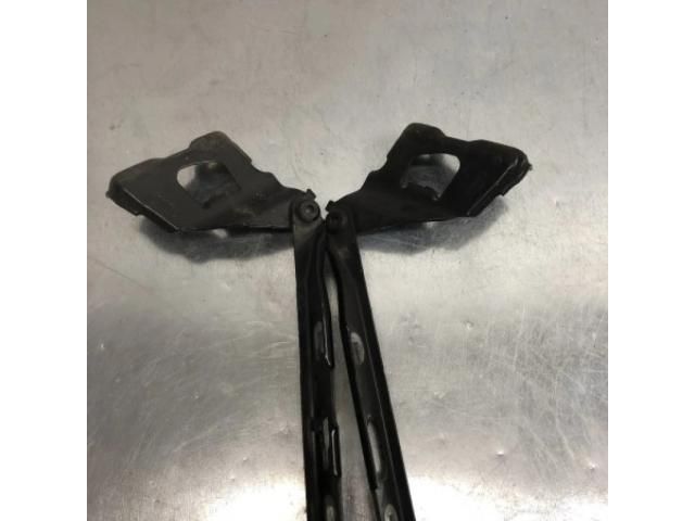 bontott AUDI A4 B8 Motorháztető Zsanér Pár