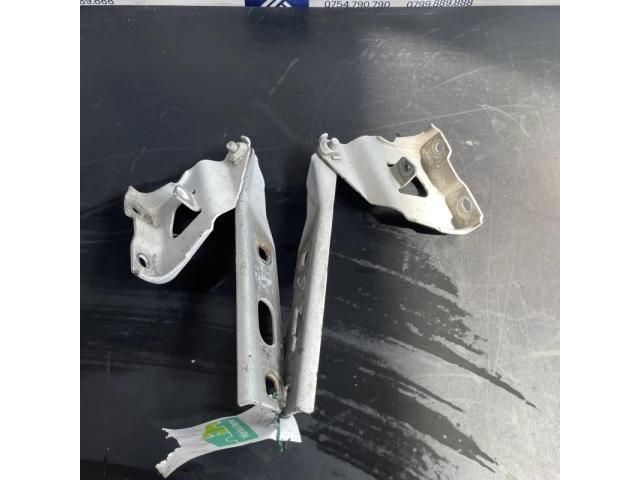 bontott AUDI A4 B8 Motorháztető Zsanér Pár