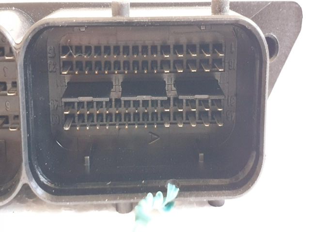 bontott AUDI A4 B8 Motorvezérlő