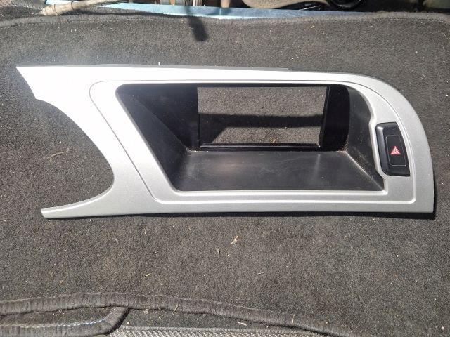 bontott AUDI A4 B8 Multifunkciós Kijelző Keret