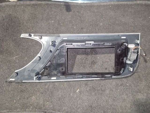 bontott AUDI A4 B8 Multifunkciós Kijelző Keret