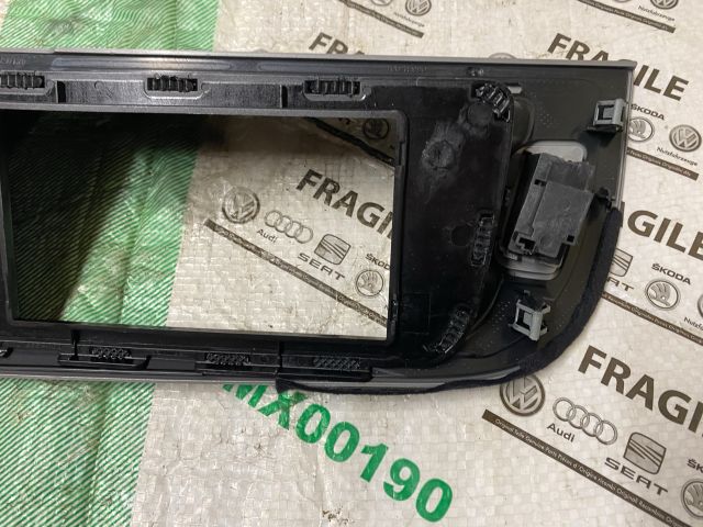 bontott AUDI A4 B8 Multifunkciós Kijelző Keret