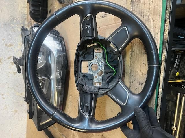 bontott AUDI A4 B8 Multikormány