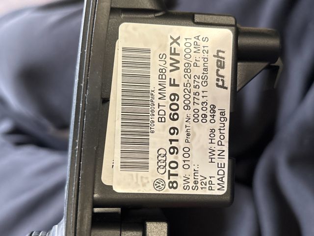 bontott AUDI A4 B8 Multimédia Vezérlő