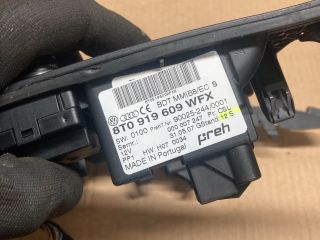 bontott AUDI A4 B8 Multimédia Vezérlő