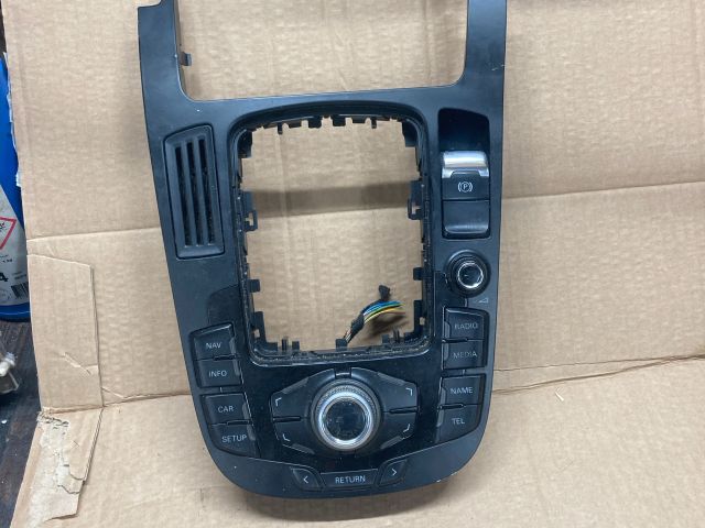 bontott AUDI A4 B8 Multimédia Vezérlő