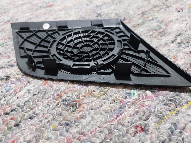 bontott AUDI A4 B8 Műszerfal Bal Hangszóró Burkolat