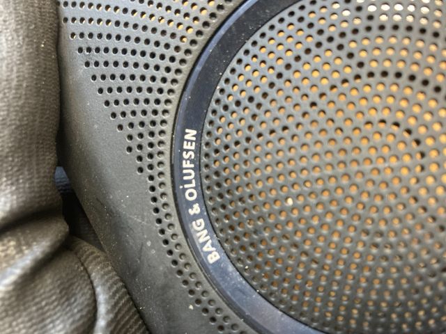 bontott AUDI A4 B8 Műszerfal Bal Hangszóró Burkolat