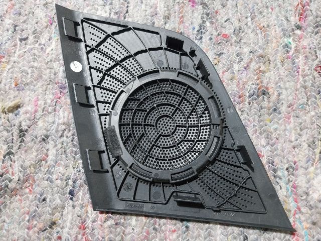 bontott AUDI A4 B8 Műszerfal Jobb Hangszóró Burkolat